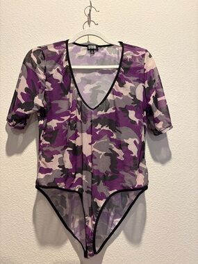 Poster Girl Camouflage sheer mesh bodysuit with short sleeves